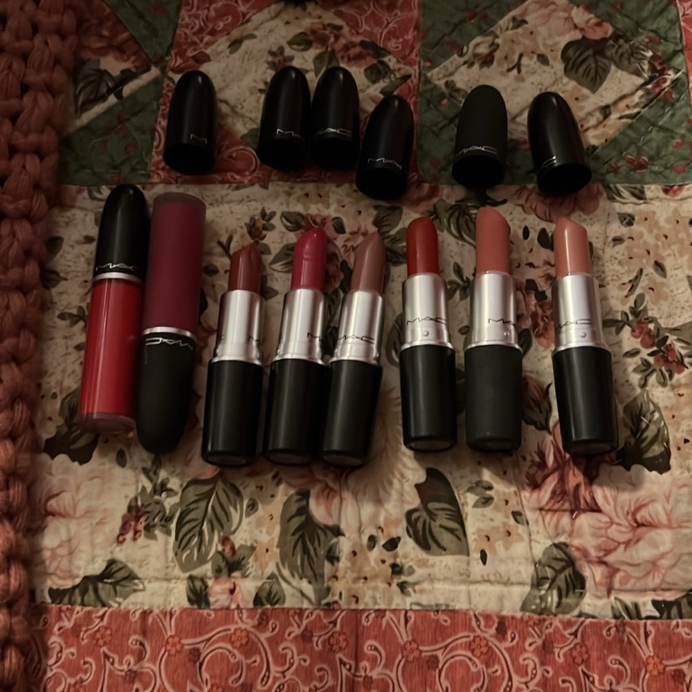 7 MAC lipsticks .. - Picture 5 of 5